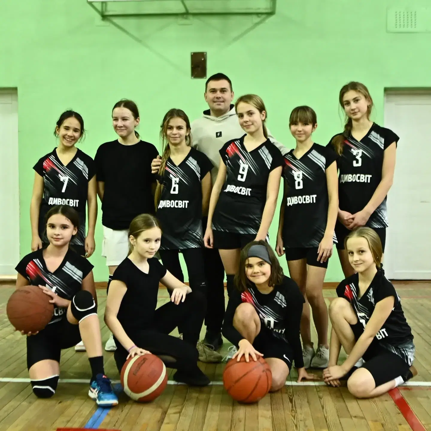 Срібні призерки шкільної ліги з баскетболу Залізничного району!