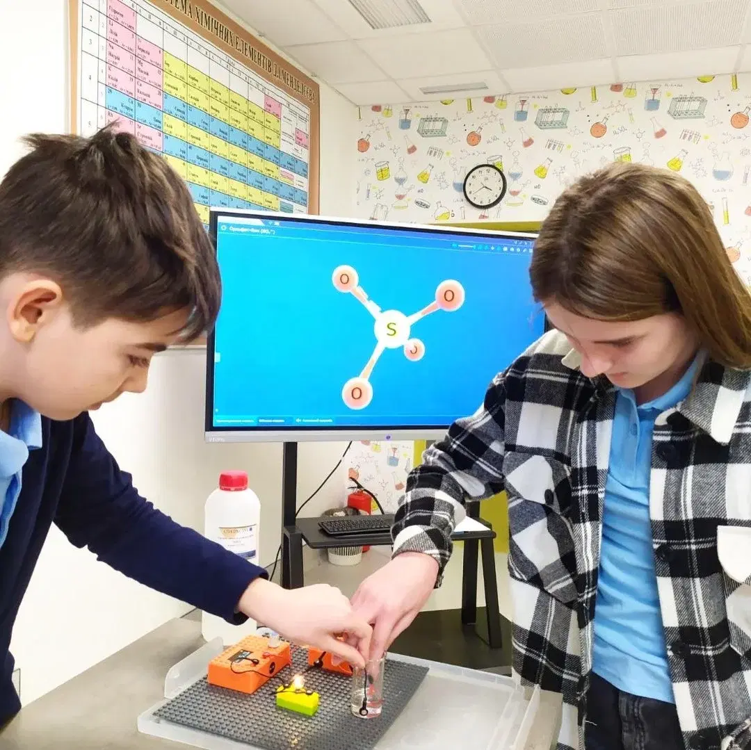 Електричний струм у розчині води