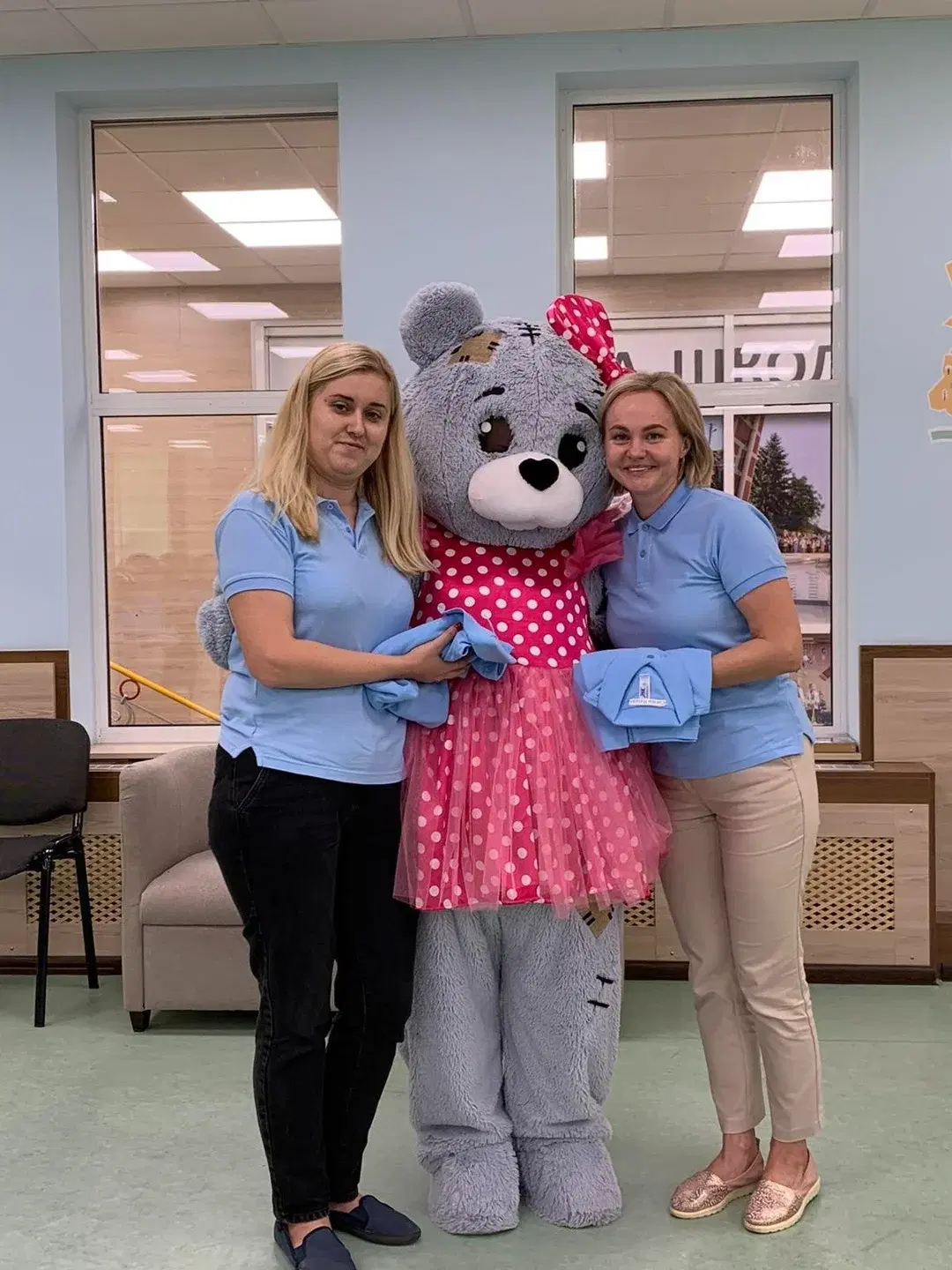 СЕРЦЕ ВІДДАЮ ДІТЯМ.З професійним святом, дорогі вчителі!