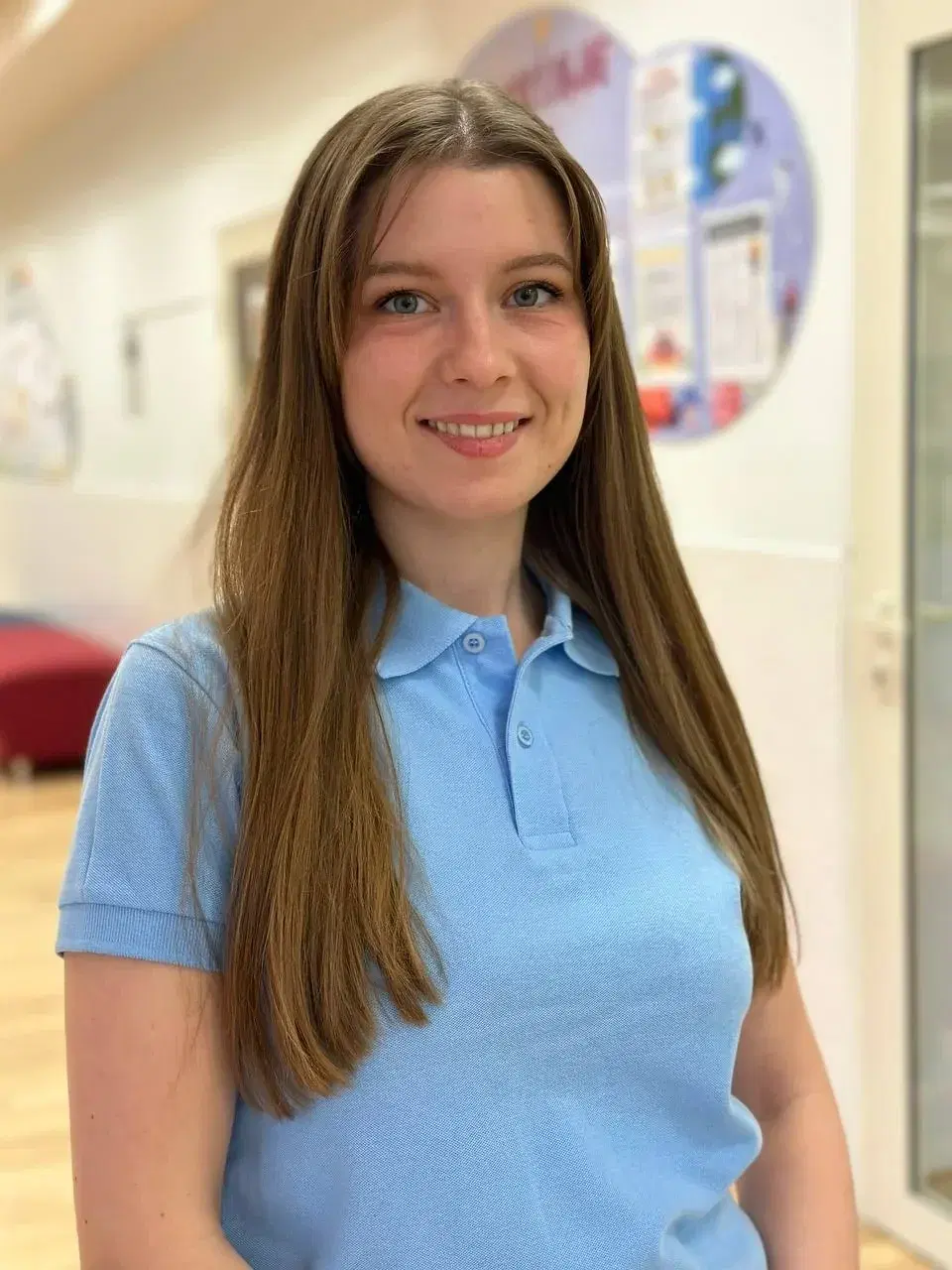 Логопед - це фахівець, який виявляє і виправляє будь-які порушення мови у дітей.