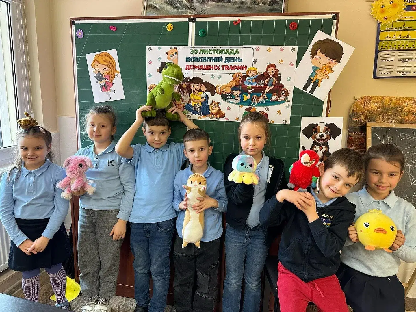 А ви знали, що проведення часу з домашніми улюбленцями надзвичайно корисне для дитини?